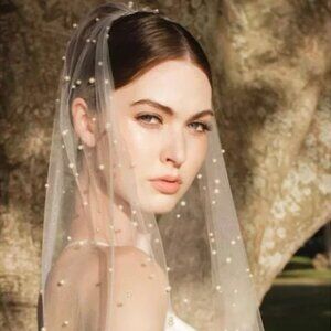 Pearl Beaded Short Wedding Veil with Comb Fingertips Length